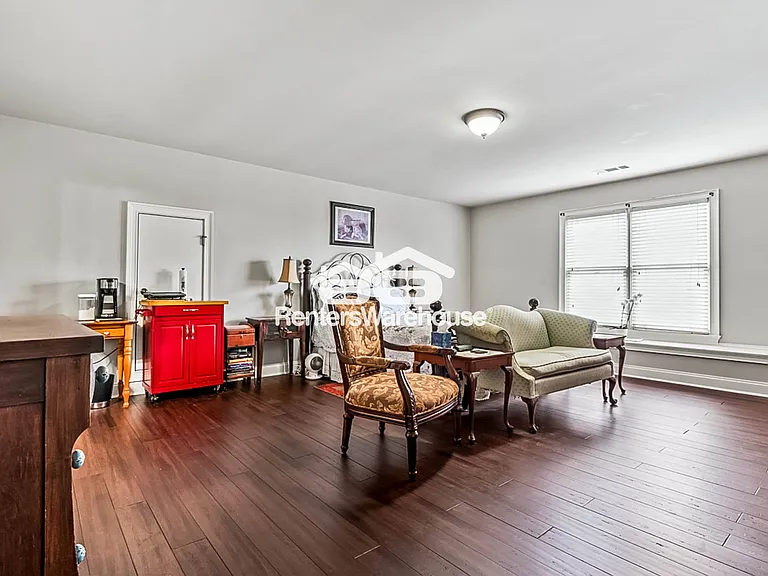 1952 Lois Pointe SE — Photo 24