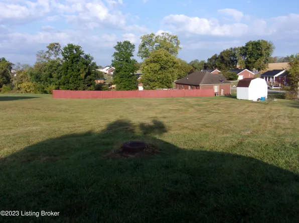 102 Iroquois Trl, Bloomfield, KY 40008