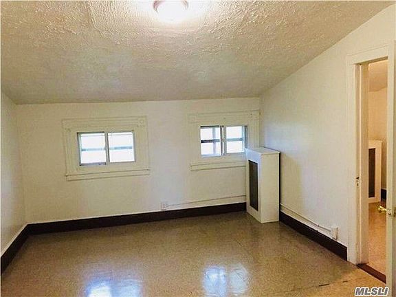 3rd image of 244 Vernon Ave APT 3