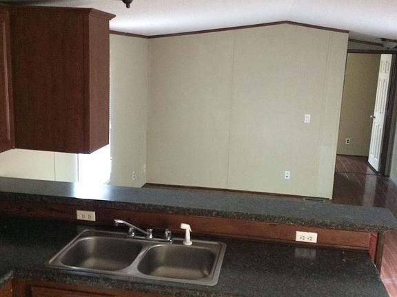 2nd image of 815 Belle Aire St #15