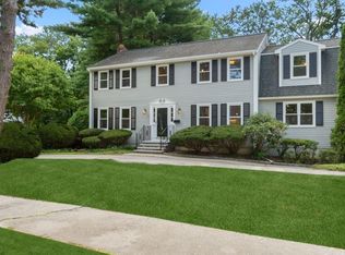 26 Eisenhower Cir, Wellesley, MA 02482