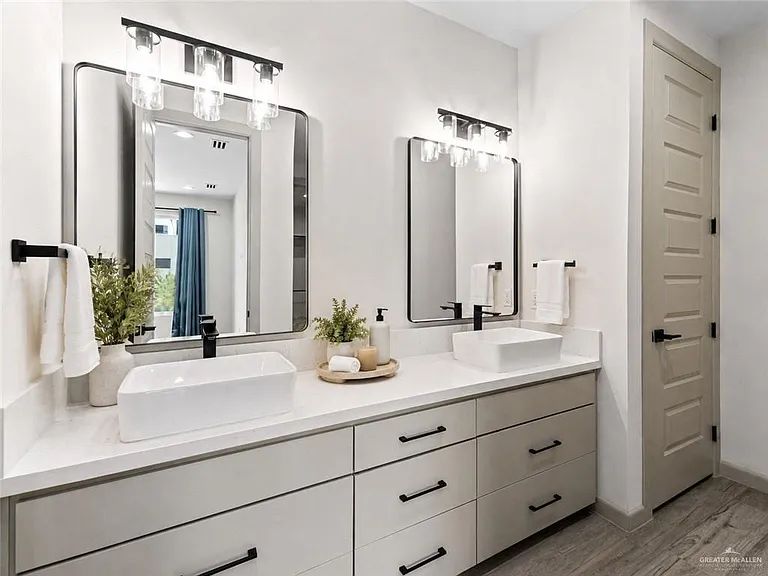 207 Canary Ave — Photo 10