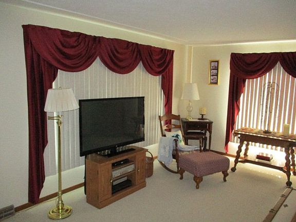 5th image of 776 Laura Dr