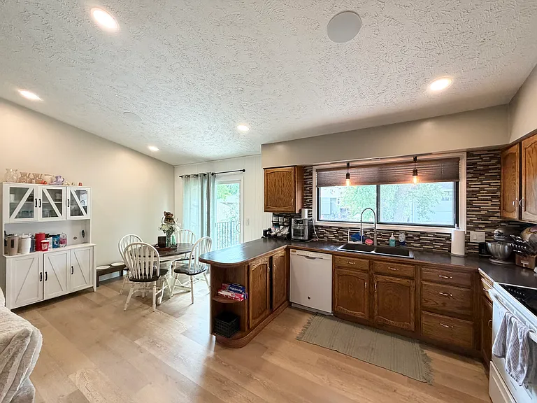 727 W Leon Dr — Photo 15