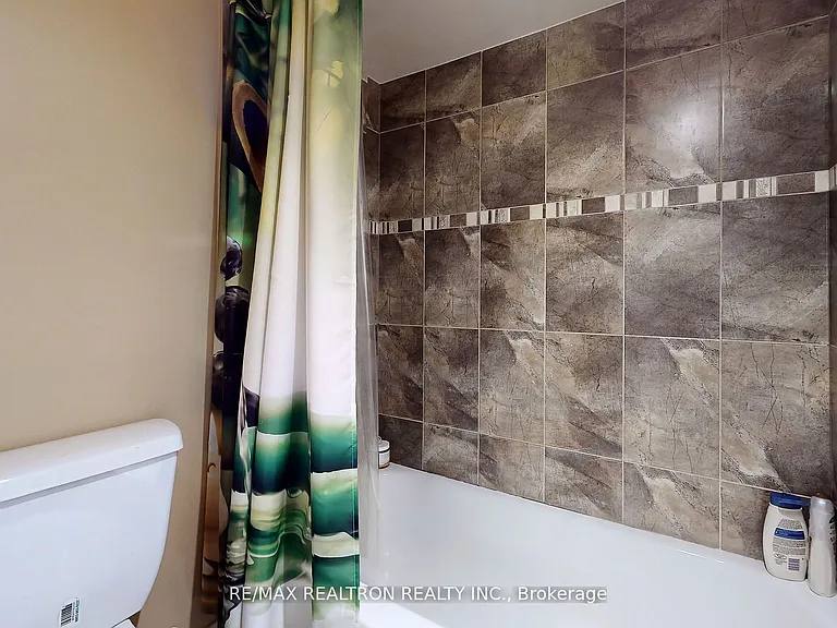 84 Santamonica Blvd #LOWER — Photo 11