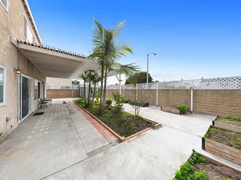 16661 Parlay Cir — Photo 23