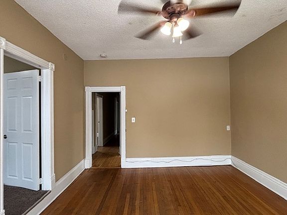 4th image of 548 Minnehaha Ave E APT 2