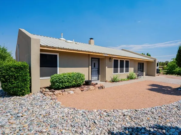 6606 Barranca Dr, Cochiti Lake, NM 87083