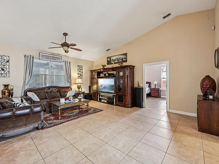 3044 SW Savona Blvd — Photo 13