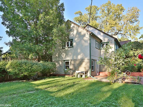 3rd image of 1136 Xerxes Ave S