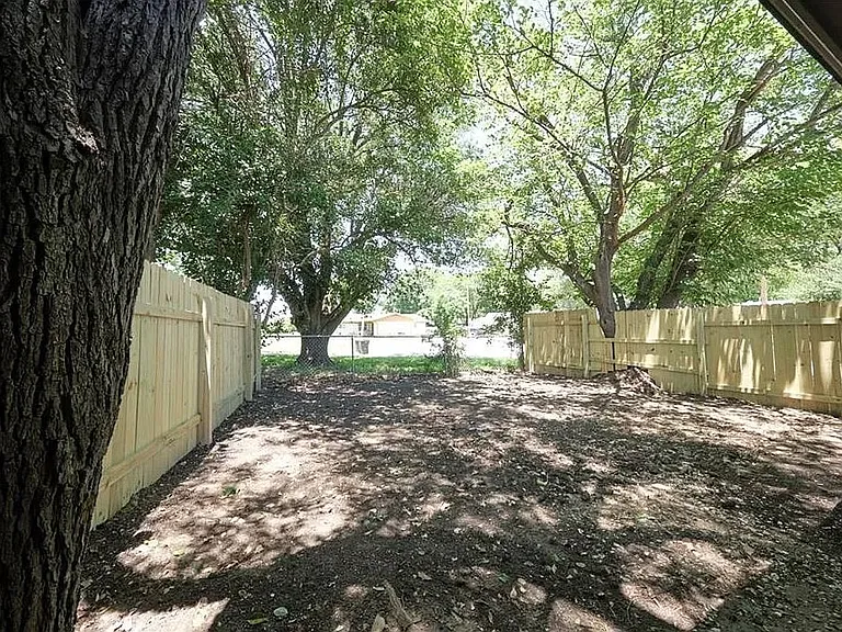 4400 Shallowbrook Trl #A — Photo 9