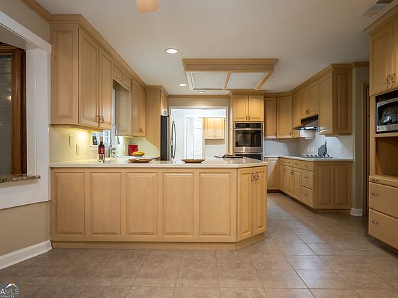 4th image of 139 Lake Forest Dr