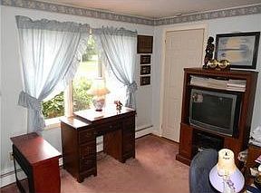 4th image of 76 Thomas Leighton Blvd