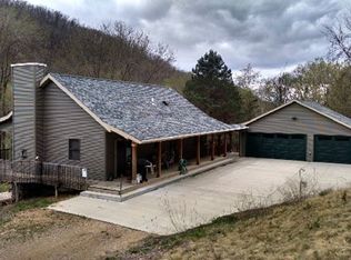 E1310 Battle Hollow Rd, De soto, WI 54624