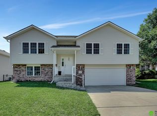 6347 Cornflower Dr, Lincoln, NE 68504