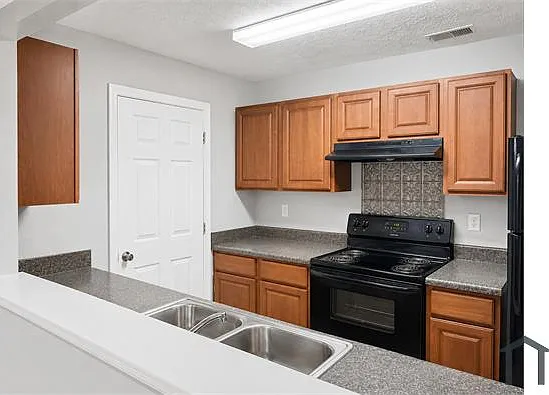 3 bed, 1800 sqft, $1,500 — Photo 2