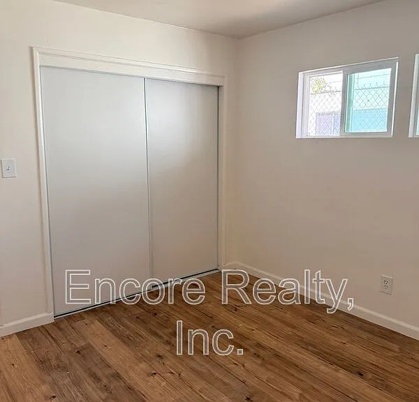 549 McIntosh St #D — Photo 4