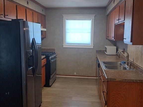 2nd image of 1833 Wren Dr