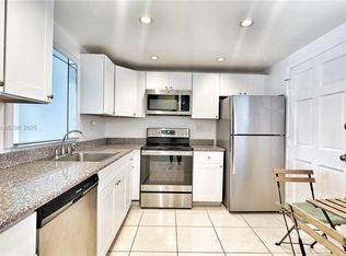 3750 NE 170th St APT 208, North Miami Beach, FL 33160