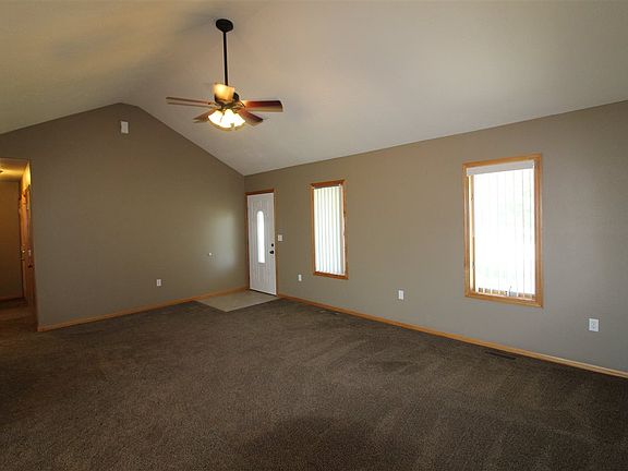 3rd image of 220 N Park Dr