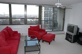 3rd image of 2740 N Pine Grove Ave APT 9F