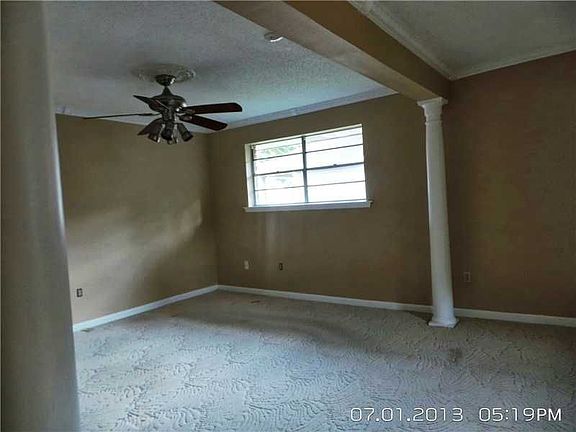 5th image of 17 Theresa Ave