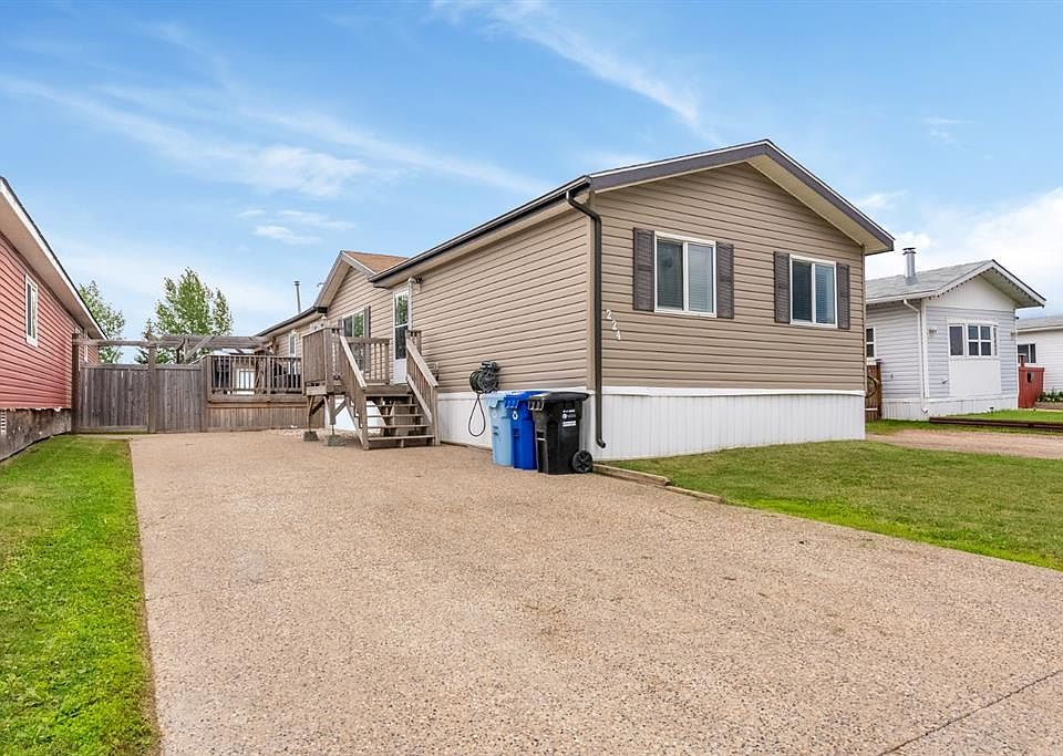1st image of 224 NW Clausen Cres