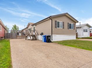 224 NW Clausen Cres, Wood Buffalo, AB T9K2H7