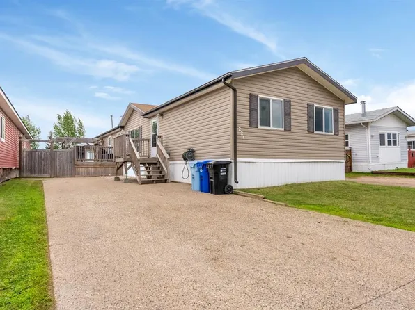 224 NW Clausen Cres, Wood Buffalo, AB T9K 2H7