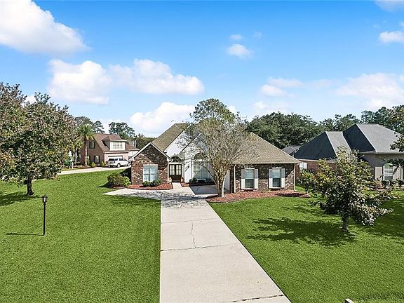 2nd image of 3300 Knoll Ct