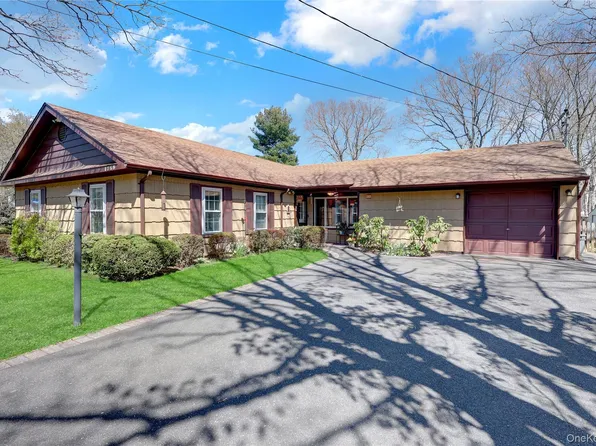 1369 Sycamore Avenue, Bohemia, NY 11716