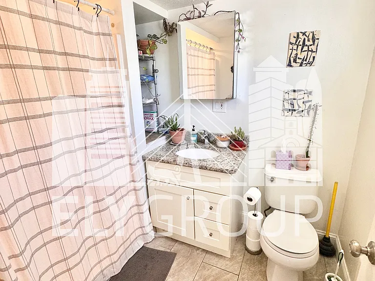 220 Harvard St #1 — Photo 10