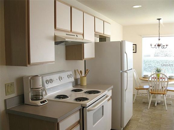 3rd image of 407 Lake Suzanne Dr