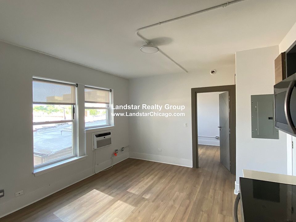 1st image of 918 Winona Ave #208