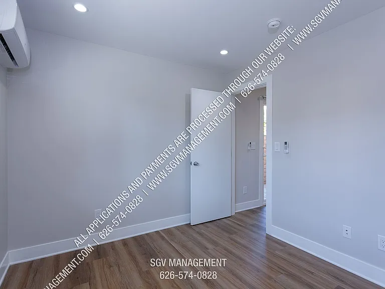 427-433 W Duarte Rd — Photo 13