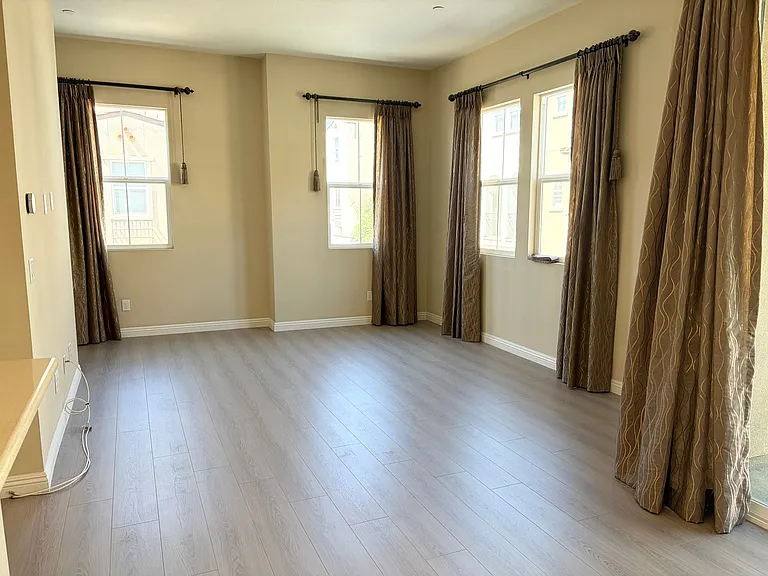 1021 Chandler Dr — Photo 5
