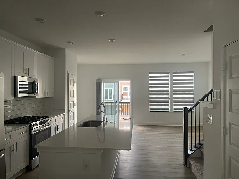 9320 Somerford Dr — Photo 34