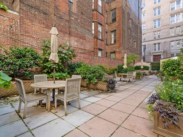 130 East 18th Street image 10 of 12