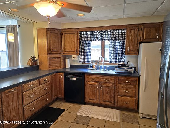 4th image of 47 Williams Ave