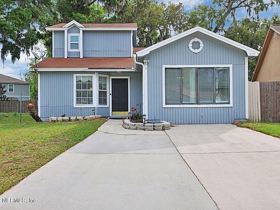 2nd image of 217 AQUARIUS Circle N