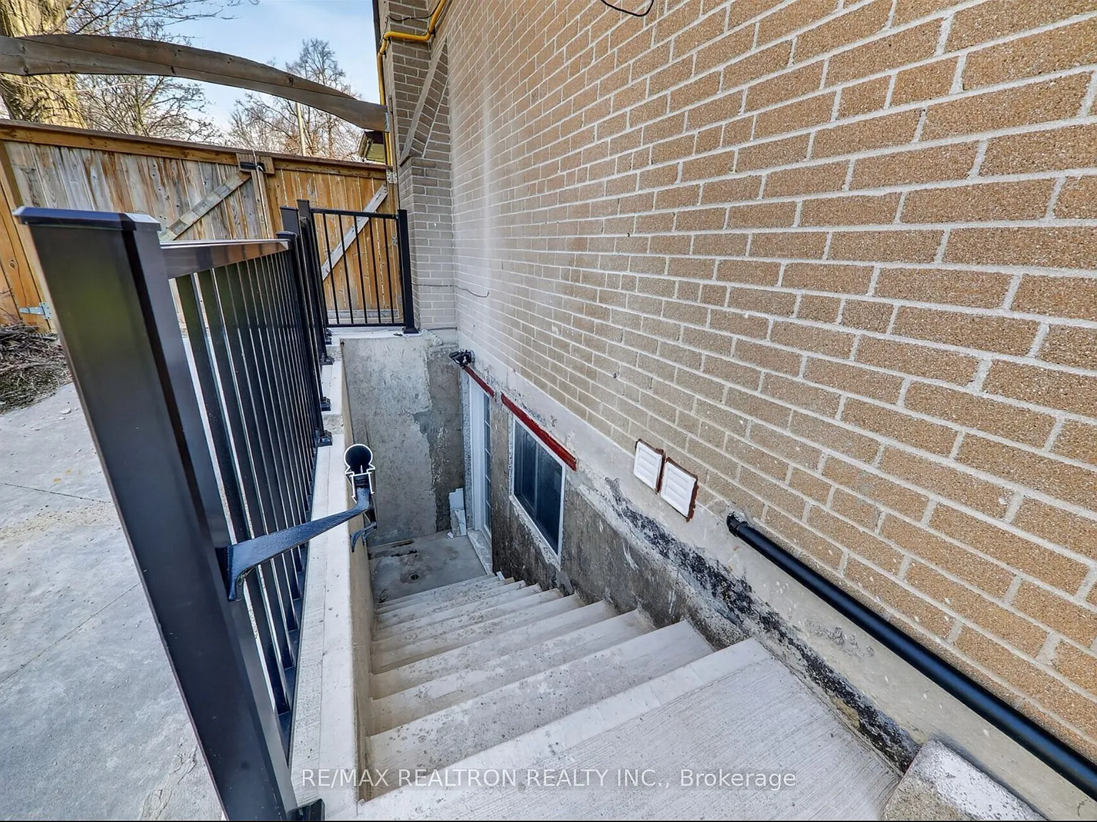 2 bed, $2,000 — Photo 4