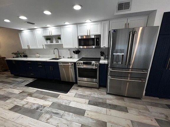 3rd image of 87200 Overseas Hwy APT N9
