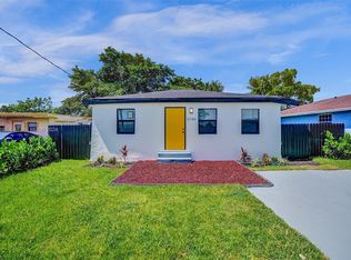 5749 SW 21st St, Hollywood, FL 33023