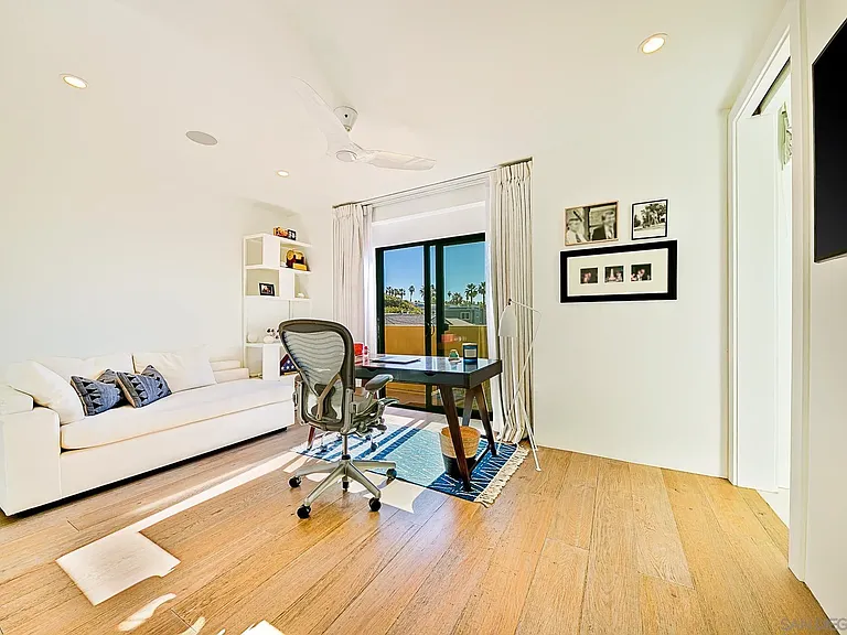 231 Bonair St — Photo 39