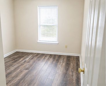 3rd image of 534 Rainbow Ct APT 102