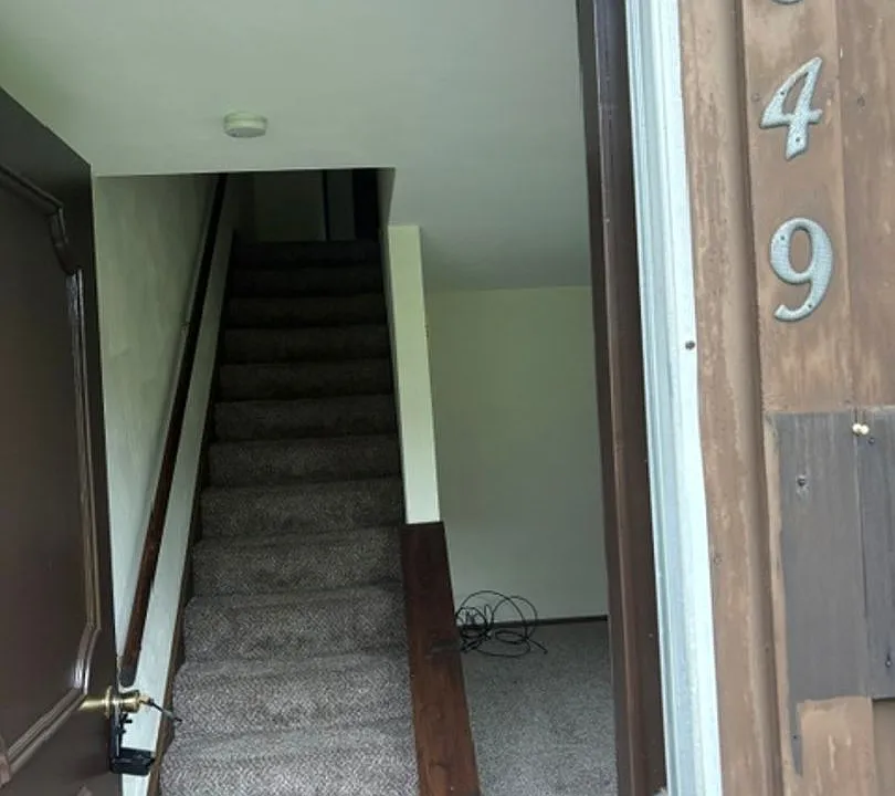 649-655 Robbins Station Rd