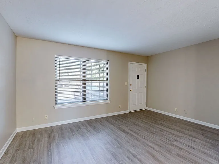 Breckinridge Pointe Apartments — Photo 6