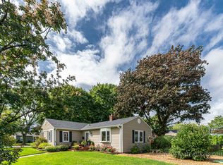 1641 W Downer Pl, Aurora, IL 60506