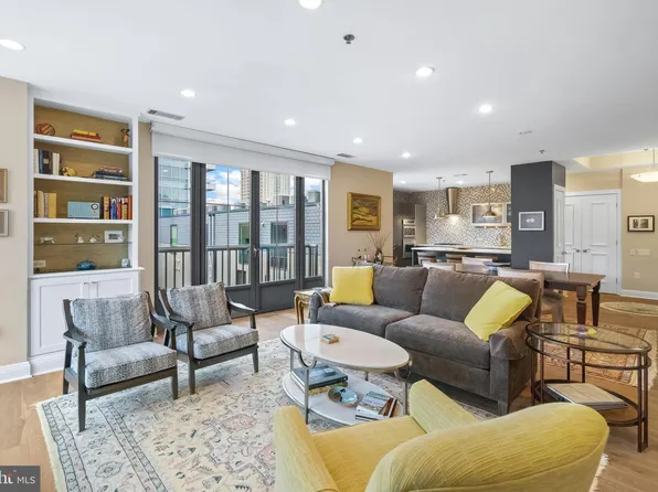 121-35 Walnut St #503, Philadelphia, PA 19106