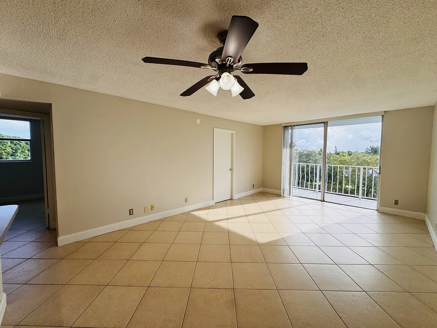 500 Executive Center Drive #4-A - 4 A — Photo 2